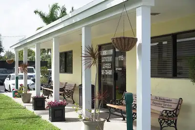 The Beachcomber - Boynton Beach Facility - Mental health facility in Boynton Beach offering Intensive Outpatient Program (IOP), Partial Hospitalization Program (PHP/HIOP) services