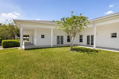 Discovery Mood & Anxiety Program - Dade City - Mental health facility in Dade City offering Mental Health Services, Residential Treatment services